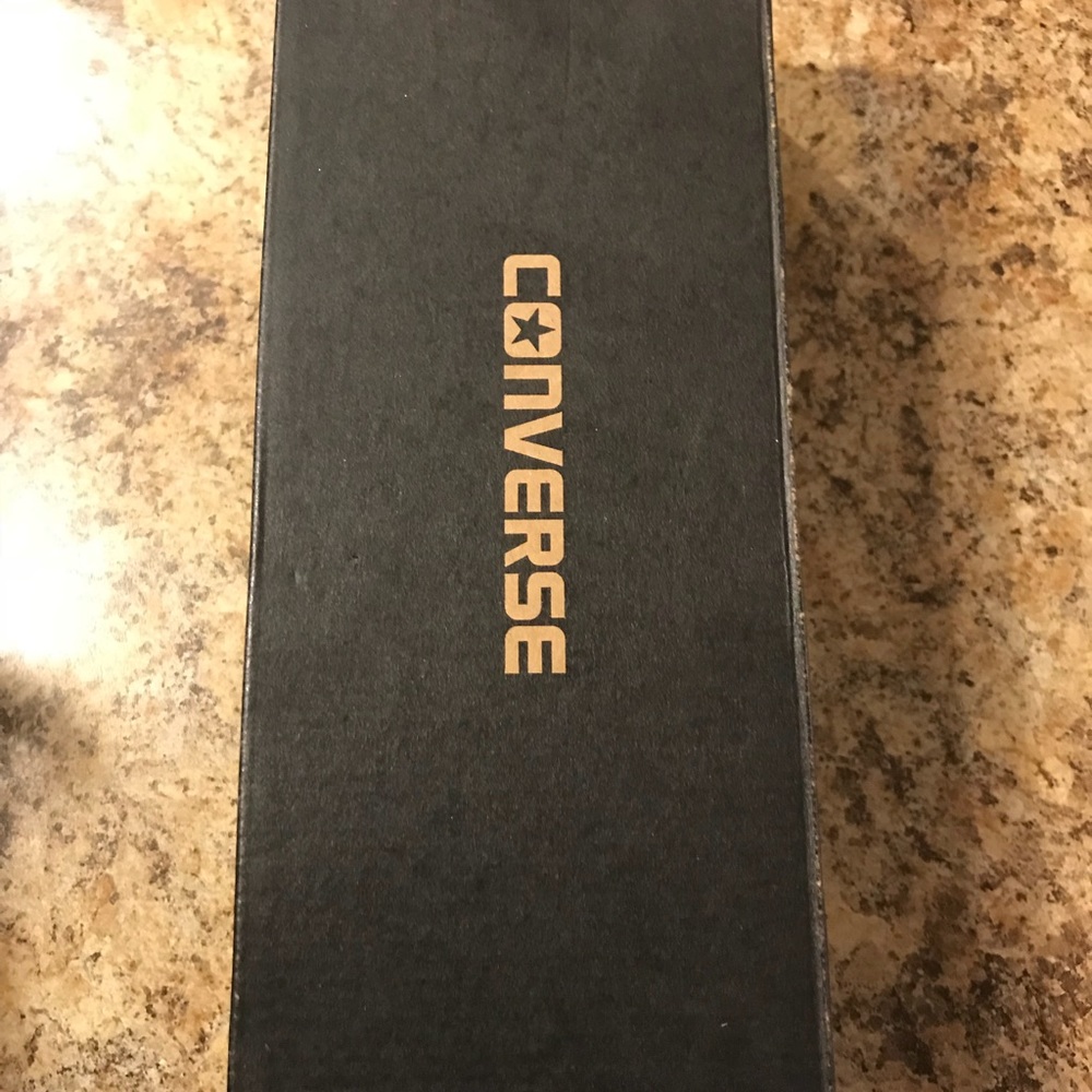 Converse - Picture 3 of 4